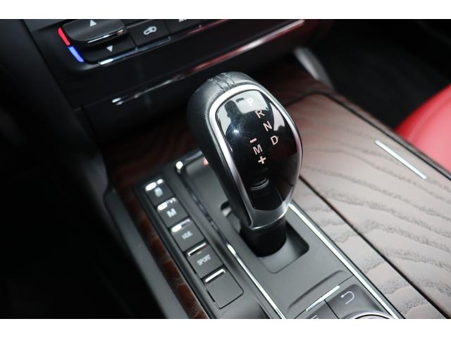 ギブリ ベースグレード　フルナチュラルレザー（ロッソ）　ヘッドレスト・トライデントステッチ　ラディカウッドトリム　ガラスサンルーフ　ＬＥＤヘッドライト　レッド・キャリパー　２０ＡＷ（ウラーノ）（29枚目）