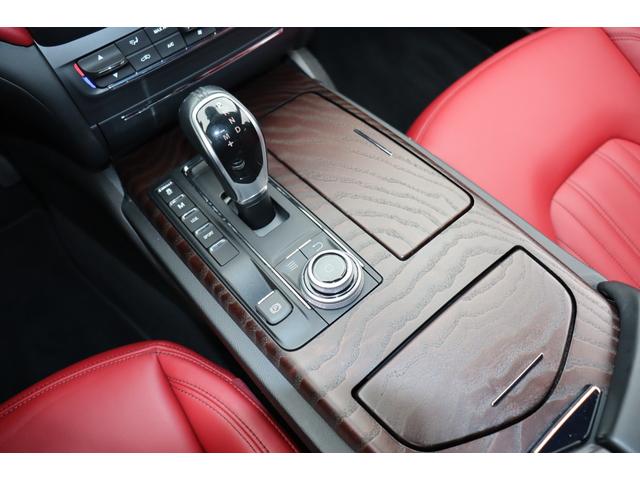 ギブリ ベースグレード　フルナチュラルレザー（ロッソ）　ヘッドレスト・トライデントステッチ　ラディカウッドトリム　ガラスサンルーフ　ＬＥＤヘッドライト　レッド・キャリパー　２０ＡＷ（ウラーノ）（30枚目）