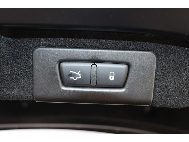 ギブリ ベースグレード　フルナチュラルレザー（ロッソ）　ヘッドレスト・トライデントステッチ　ラディカウッドトリム　ガラスサンルーフ　ＬＥＤヘッドライト　レッド・キャリパー　２０ＡＷ（ウラーノ）（38枚目）