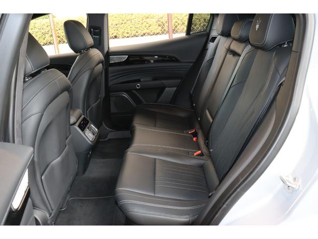 グレカーレ GT ワンオーナー クライメートPKGプラス プレミアムレザーインテリア(ネロ) アンビエントライト 3ゾーンA/C ブラックピアノトリム パノラマガラスサンルーフ レッド・キャリパー 20AW(エーテレ)(27枚目)