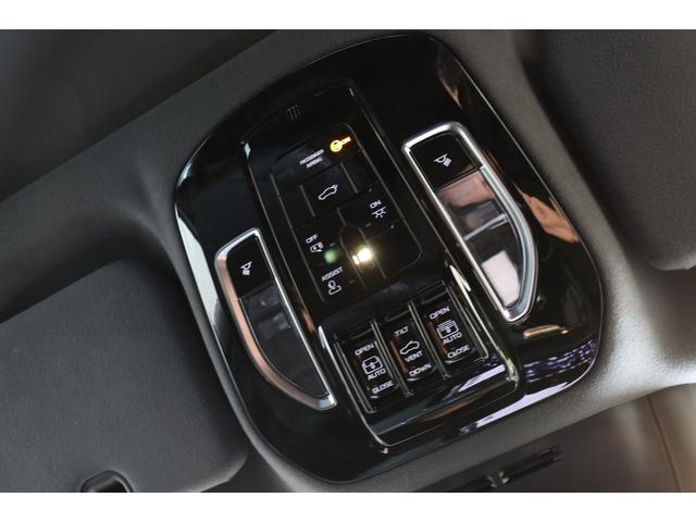 グレカーレ GT ワンオーナー クライメートPKGプラス プレミアムレザーインテリア(ネロ) アンビエントライト 3ゾーンA/C ブラックピアノトリム パノラマガラスサンルーフ レッド・キャリパー 20AW(エーテレ)(41枚目)