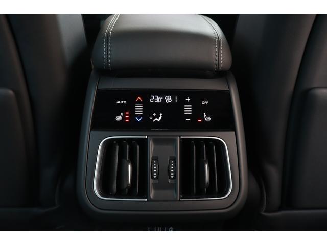 グレカーレ GT ワンオーナー クライメートPKGプラス プレミアムレザーインテリア(ネロ) アンビエントライト 3ゾーンA/C ブラックピアノトリム パノラマガラスサンルーフ レッド・キャリパー 20AW(エーテレ)(42枚目)