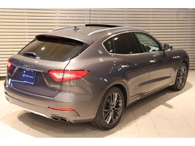 ���S�ԁ@�S�������\�������̂��q�l�����C�y�ɂ����k���������B�S���̃}�Z���e�B���K�f�B�[���[�ɂĕۏ�C���ɂ��Ή����Ă���܂��B