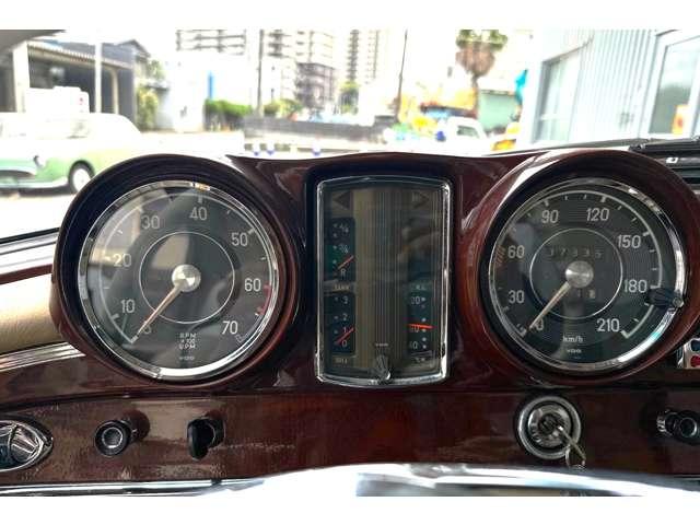 Sクラス  220SEクーペ 左ハンドル 本革シート ETC(12枚目)