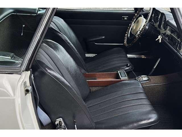 ＳＬ ２５０ＳＬ　正規ディーラー車　左ハンドル　法定整備付　オープン　フロア４ＡＴ　本革シート　ＥＴＣ　エアコン・クーラー（13枚目）