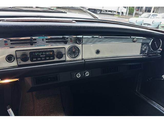 ＳＬ ２５０ＳＬ　正規ディーラー車　左ハンドル　法定整備付　オープン　フロア４ＡＴ　本革シート　ＥＴＣ　エアコン・クーラー（15枚目）