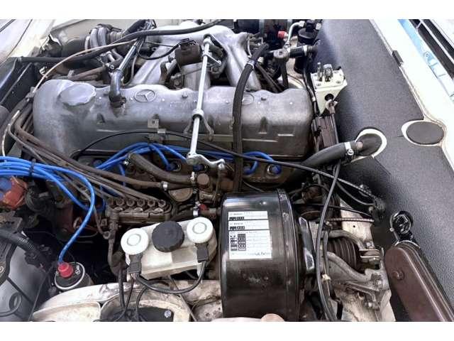 ＳＬ ２５０ＳＬ　正規ディーラー車　左ハンドル　法定整備付　オープン　フロア４ＡＴ　本革シート　ＥＴＣ　エアコン・クーラー（18枚目）