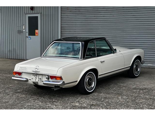 ＳＬ ２５０ＳＬ　正規ディーラー車　左ハンドル　法定整備付　オープン　フロア４ＡＴ　本革シート　ＥＴＣ　エアコン・クーラー（33枚目）