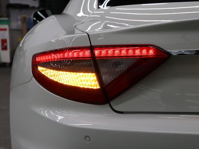 グラントゥーリズモ スポーツ　１オナ　後期　スポーツＰＫＧ　赤革　純正ＳＤナビ　ｈａｒｍａｎ／ｋａｒｄｏｎ　ＢＴ　トライデントステッチ　レッドキャリパー　ＭＣスポーツラインカーボントリム　ＥＴＣ　ＰＴＳ　純正２０ＡＷ　２年保証（41枚目）