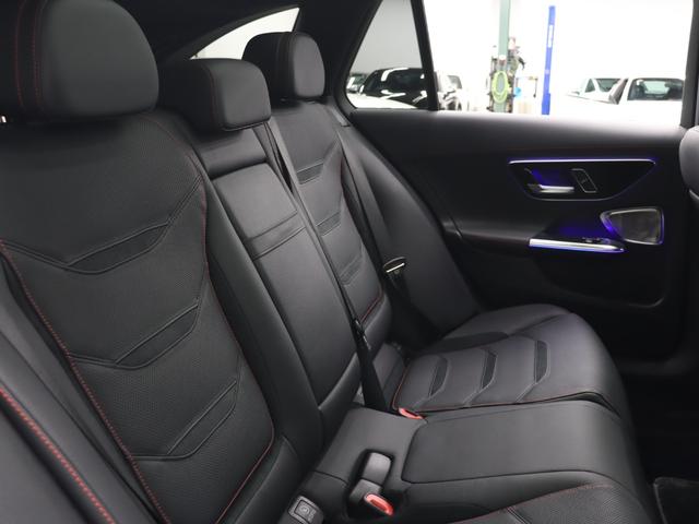 大型ガレージを完備しておりますので、天候に左右されずお車をご覧頂けます！専門店ならではのネットワークを駆使し、オーダーシステムでご紹介も可能です！