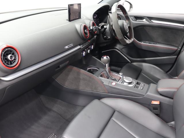 ＲＳ３スポーツバック ベースグレード　ＲＳデザインＰＫＧ　ＡＤＶキー　Ａｕｄｉマグネティックライド　マトリクスＬＥＤライト　　黒革　純正ＭＭＩナビ　Ｂａｎｇ＆Ｏｌｕｆｓｅｎ　Ｂカメラ　アルミニウムスタイリングＰＫＧ　純正１９ＡＷ　２年保証（18枚目）