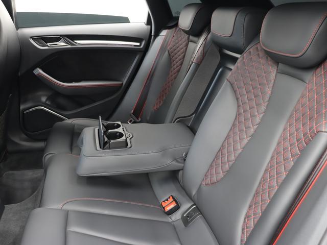 ＲＳ３スポーツバック ベースグレード　ＲＳデザインＰＫＧ　ＡＤＶキー　Ａｕｄｉマグネティックライド　マトリクスＬＥＤライト　　黒革　純正ＭＭＩナビ　Ｂａｎｇ＆Ｏｌｕｆｓｅｎ　Ｂカメラ　アルミニウムスタイリングＰＫＧ　純正１９ＡＷ　２年保証（21枚目）