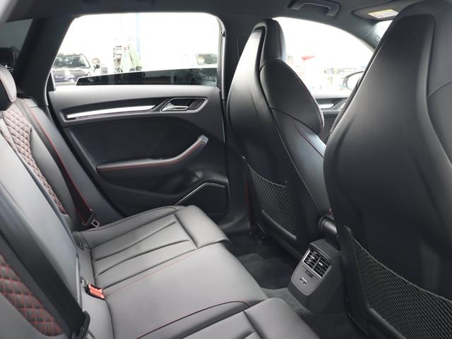 ＲＳ３スポーツバック ベースグレード　ＲＳデザインＰＫＧ　ＡＤＶキー　Ａｕｄｉマグネティックライド　マトリクスＬＥＤライト　　黒革　純正ＭＭＩナビ　Ｂａｎｇ＆Ｏｌｕｆｓｅｎ　Ｂカメラ　アルミニウムスタイリングＰＫＧ　純正１９ＡＷ　２年保証（22枚目）