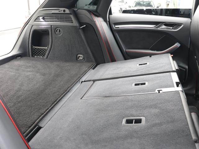 ＲＳ３スポーツバック ベースグレード　ＲＳデザインＰＫＧ　ＡＤＶキー　Ａｕｄｉマグネティックライド　マトリクスＬＥＤライト　　黒革　純正ＭＭＩナビ　Ｂａｎｇ＆Ｏｌｕｆｓｅｎ　Ｂカメラ　アルミニウムスタイリングＰＫＧ　純正１９ＡＷ　２年保証（24枚目）