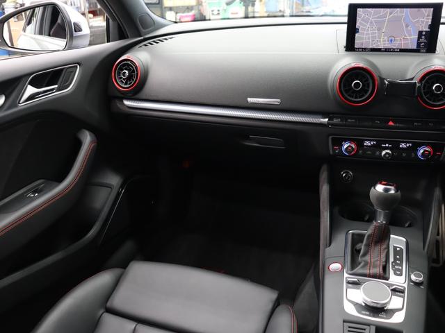 ＲＳ３スポーツバック ベースグレード　ＲＳデザインＰＫＧ　ＡＤＶキー　Ａｕｄｉマグネティックライド　マトリクスＬＥＤライト　　黒革　純正ＭＭＩナビ　Ｂａｎｇ＆Ｏｌｕｆｓｅｎ　Ｂカメラ　アルミニウムスタイリングＰＫＧ　純正１９ＡＷ　２年保証（25枚目）
