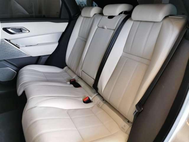 レンジローバーヴェラール Ｒ　ダイナミック　ＳＥ　Ｐ２５０　ドライバーアシストパック　アダプティブダイナミクス　パノラミックルーフ　２１インチ「ｓｔｙｌｅ５０４７」スパークルシルバー　ブラックコントラストルーフ　１４Ｗａｙフロントシート／ヒーター付（12枚目）