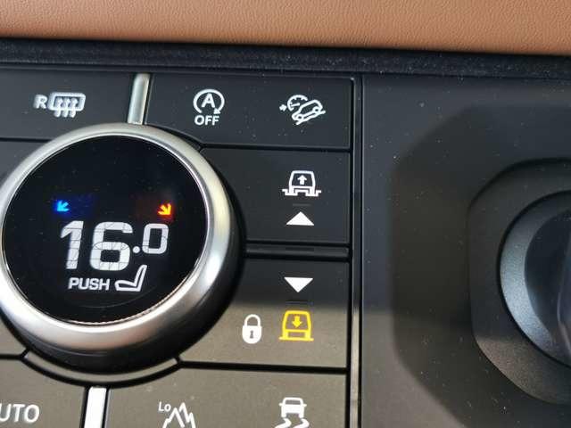 ディフェンダー １１０Ｘ　Ｄ３００　ディーゼルターボ　４ＷＤ　エアサス　サンルーフ　ルーフラダー　ＯＰ２０ＡＷ１１．４タッチスクリーン　２０インチＳｔｙｌｅ　５０９８ダークグレイ　コールドクライメート（4枚目）