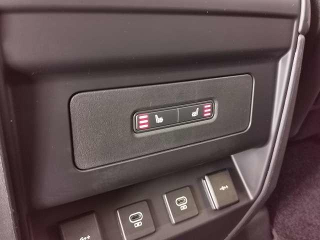 ディフェンダー １１０Ｘ　Ｄ３００　ディーゼルターボ　４ＷＤ　エアサス　サンルーフ　ルーフラダー　ＯＰ２０ＡＷ１１．４タッチスクリーン　２０インチＳｔｙｌｅ　５０９８ダークグレイ　コールドクライメート（11枚目）