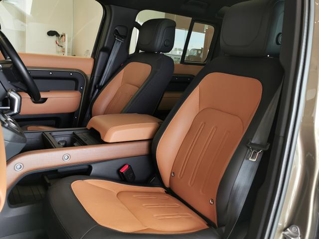 ディフェンダー １１０Ｘ　Ｄ３００　ディーゼルターボ　４ＷＤ　エアサス　サンルーフ　ルーフラダー　ＯＰ２０ＡＷ１１．４タッチスクリーン　２０インチＳｔｙｌｅ　５０９８ダークグレイ　コールドクライメート（20枚目）