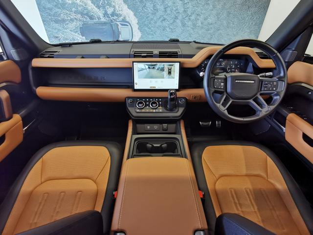 ディフェンダー １１０Ｘ　Ｄ３００　ディーゼルターボ　４ＷＤ　エアサス　サンルーフ　ルーフラダー　ＯＰ２０ＡＷ１１．４タッチスクリーン　２０インチＳｔｙｌｅ　５０９８ダークグレイ　コールドクライメート（22枚目）