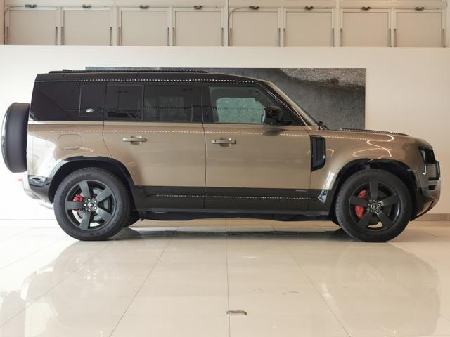 ディフェンダー １１０Ｘ　Ｄ３００　ディーゼルターボ　４ＷＤ　エアサス　サンルーフ　ルーフラダー　ＯＰ２０ＡＷ１１．４タッチスクリーン　２０インチＳｔｙｌｅ　５０９８ダークグレイ　コールドクライメート（27枚目）