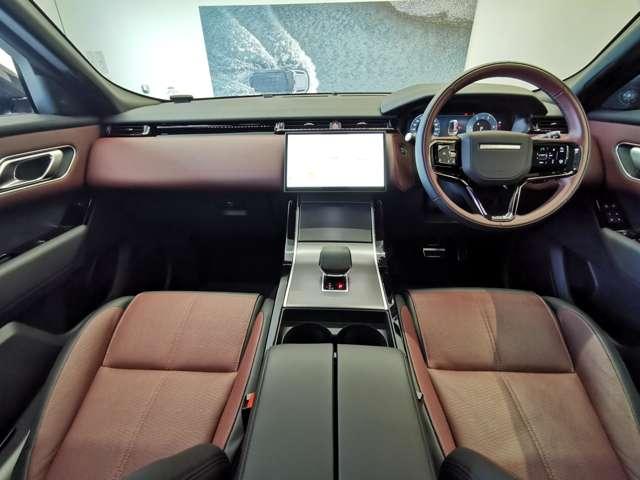 レンジローバーヴェラール 　電子制御エアサスペンション　２２ｉｎｃアルミ　禁煙車スライディングパノラミックルーフ　ブラックコントラストルーフ　Ｍｅｒｉｄｉａｎ　ＡＣＣ（12枚目）