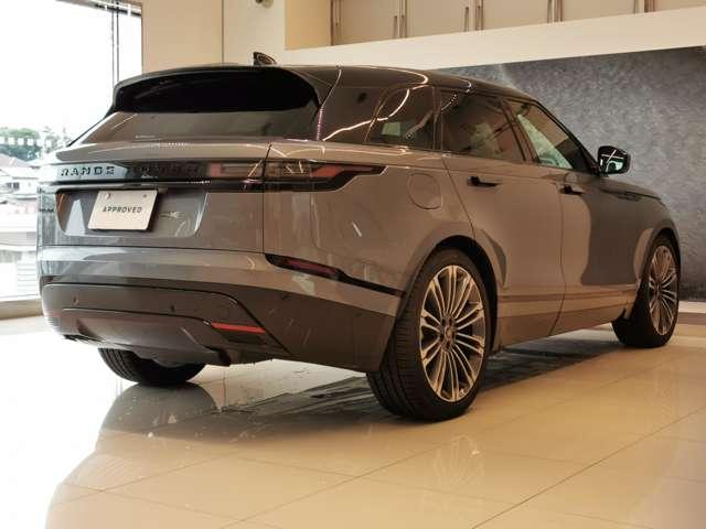 レンジローバーヴェラール 　電子制御エアサスペンション　２２ｉｎｃアルミ　禁煙車スライディングパノラミックルーフ　ブラックコントラストルーフ　Ｍｅｒｉｄｉａｎ　ＡＣＣ（26枚目）