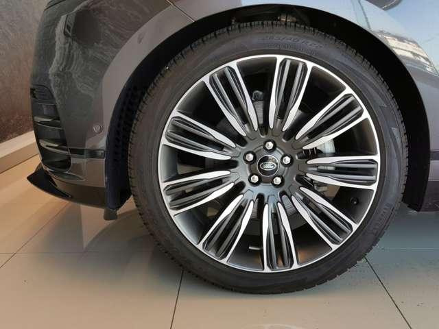 レンジローバーヴェラール 　５６台限定車　１オーナー　サンルーフ　エアサスペンション　２２インチスタイル９００７アロイホイール（サテンライトシルバーコントラストダイヤモンドターンドフィニッシュ）　ヒーター＆クーラーシート（7枚目）
