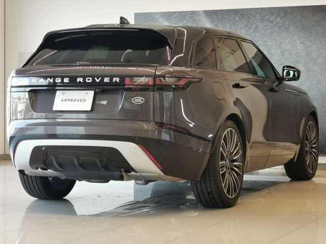 レンジローバーヴェラール 　５６台限定車　１オーナー　サンルーフ　エアサスペンション　２２インチスタイル９００７アロイホイール（サテンライトシルバーコントラストダイヤモンドターンドフィニッシュ）　ヒーター＆クーラーシート（32枚目）