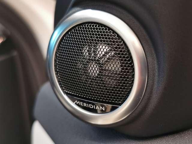 レンジローバーイヴォーク ダイナミック　ＳＥ　Ｄ２００　１オーナー　ブラックコントラストルーフ　ブラックエクステリアパック　禁煙車プレミアムメタリックカラー　２０インチＡＷ　ｓｔｙｌｅ１０８５　１２ｗａｙ電動フロントシート（8枚目）