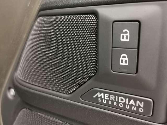 ディフェンダー １１０Ｘ　Ｄ３５０　サンルーフ　２２インチＡＷ　ＨＵＤ　ＭＥＲＩＤＩＡＮ　ＡＣＣ　禁煙車スライディングパノラミックルーフ　２２インチスタイル１０７５　サテンフィルム（12枚目）