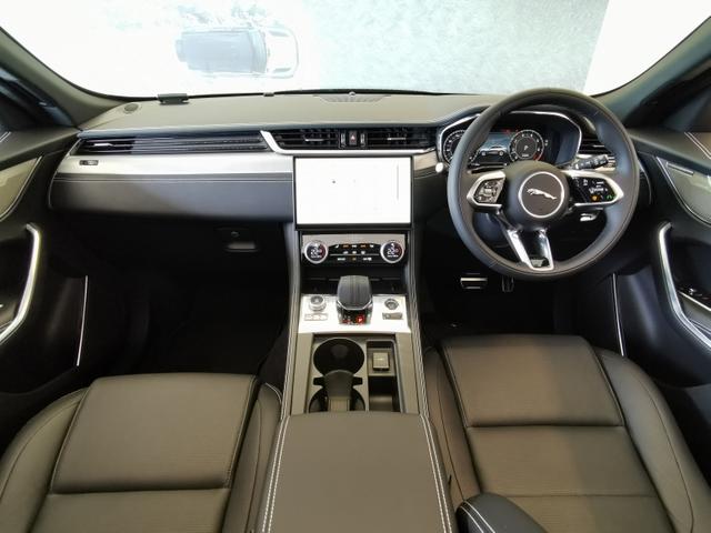 Fペイス R-ダイナミック SE P250 4WD 禁煙車 サンルーフ コールドクライメートパック リアシートリモートリリースレバー プライバシーガラス(10枚目)