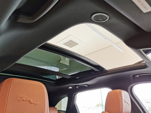 Fペイス R-ダイナミック SE P400e 4WD 禁煙車 スライディングパノラミックルーフ(3枚目)
