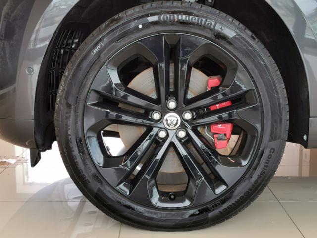 Fペイス R-ダイナミック SE P400e 4WD 禁煙車 スライディングパノラミックルーフ(4枚目)