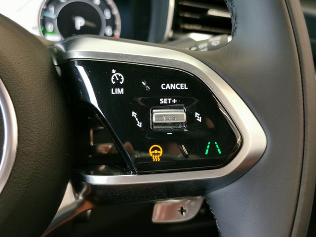 Fペイス R-ダイナミック SE P400e 4WD 禁煙車 スライディングパノラミックルーフ(11枚目)