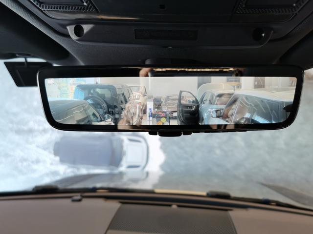 ディフェンダー １１０アーバナイト’２２　ディーゼルターボ　４ＷＤ　禁煙車　７人乗り　２２インチｓｔｙｌｅ５０９８　スライディングパノラミックルーフ（11枚目）