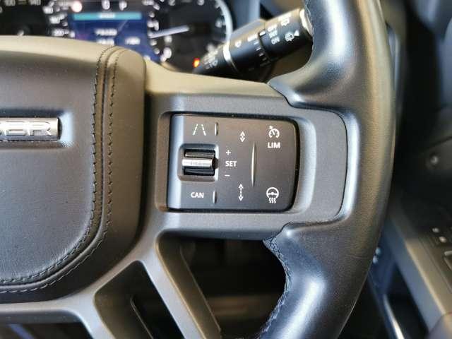 ディフェンダー １１０アーバナイト’２２　ディーゼルターボ　４ＷＤ　禁煙車　７人乗り　２２インチｓｔｙｌｅ５０９８　スライディングパノラミックルーフ（12枚目）