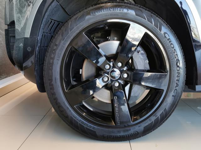 ディフェンダー １１０アーバナイト’２２　ディーゼルターボ　４ＷＤ　禁煙車　７人乗り　２２インチｓｔｙｌｅ５０９８　スライディングパノラミックルーフ（34枚目）