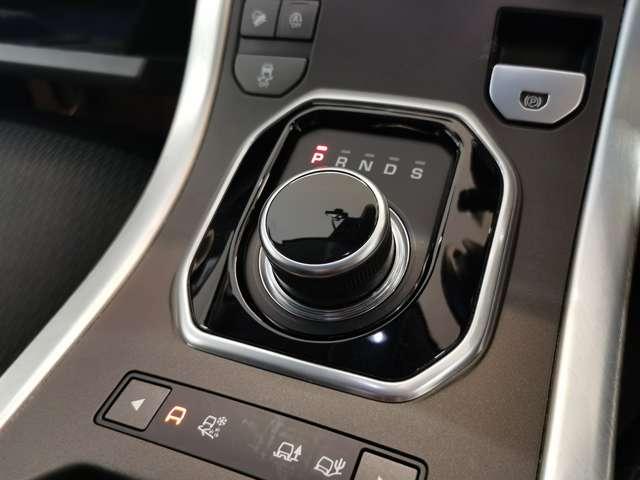レンジローバーイヴォーク SE ガソリンターボ 4WD 禁煙車 SEテックパック オートビームアシスト フロントフォグランプ LEDシグネチャー付きキセノンヘッドライト パッシブエントリー/プッシュボタンスタート(4枚目)