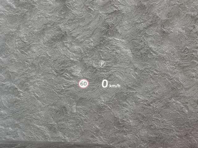 ディフェンダー １１０イースナーエディション　イースナーエディション　ディーゼルターボ　４ＷＤ　エクステンデッドブラックエクステリアパック　サテンプロテクティブフィルム　マトリクスＬＥＤヘッドライト　シグネチャーＤＲＬ付　エアサスペンションパック（6枚目）