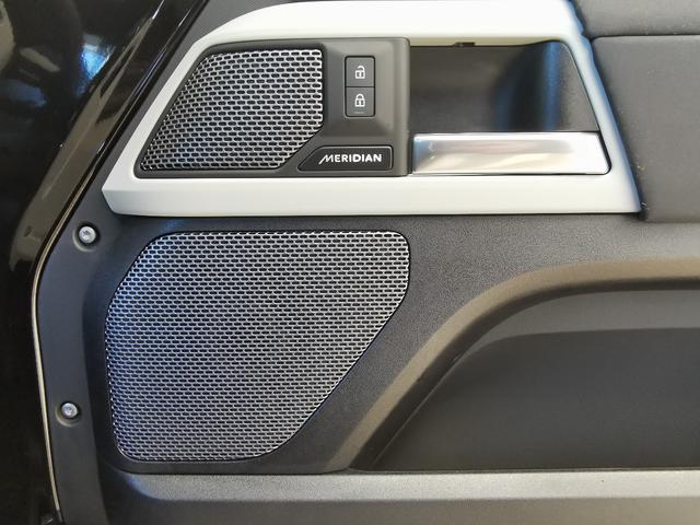 ディフェンダー １１０イースナーエディション　イースナーエディション　ディーゼルターボ　４ＷＤ　エクステンデッドブラックエクステリアパック　サテンプロテクティブフィルム　マトリクスＬＥＤヘッドライト　シグネチャーＤＲＬ付　エアサスペンションパック（7枚目）