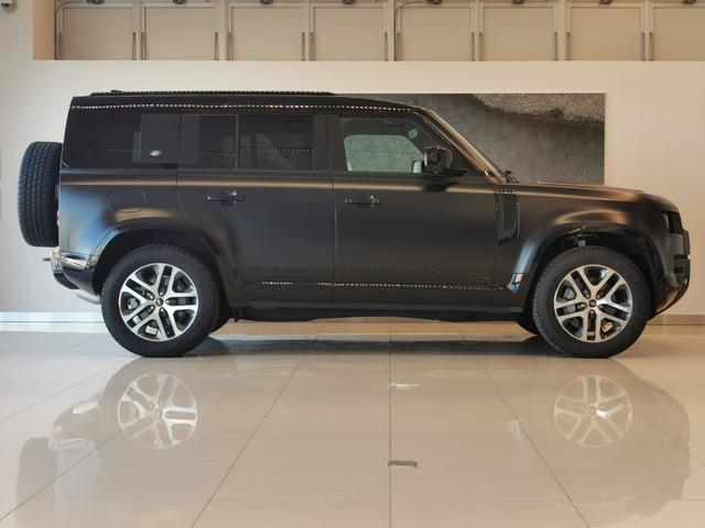 ディフェンダー １１０イースナーエディション　イースナーエディション　ディーゼルターボ　４ＷＤ　エクステンデッドブラックエクステリアパック　サテンプロテクティブフィルム　マトリクスＬＥＤヘッドライト　シグネチャーＤＲＬ付　エアサスペンションパック（19枚目）