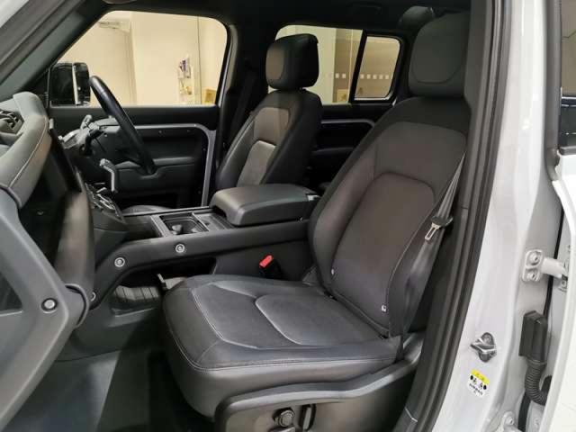 ディフェンダー １１０Ｘ－ダイナミックＨＳＥ　Ｄ３００　ディーゼルターボ　４ＷＤ　禁煙車　７人乗り　エアサスペンション　２２インチＡＷ（20枚目）