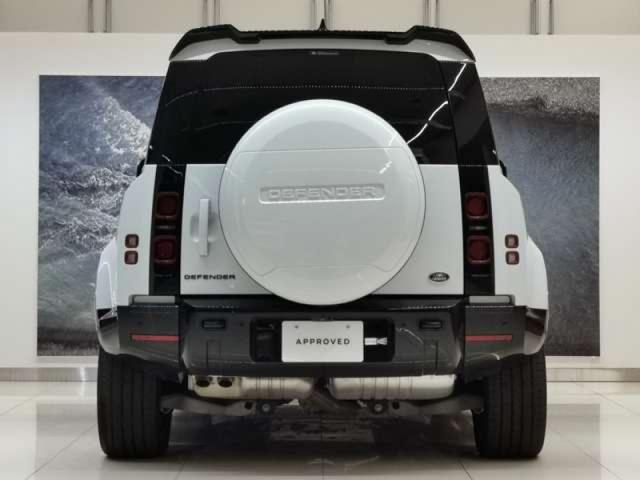 ディフェンダー １１０Ｘ－ダイナミックＨＳＥ　Ｄ３００　ディーゼルターボ　４ＷＤ　禁煙車　７人乗り　エアサスペンション　２２インチＡＷ（30枚目）