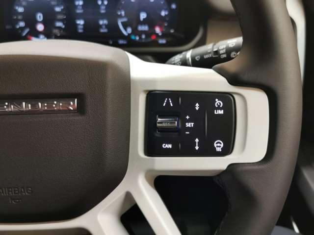 ディフェンダー ９０Ｘ－ダイナミックＨＳＥ　Ｄ３５０　ディーゼルターボ　４ＷＤ　１オーナー　禁煙車　エアサスペンションパック　マットプロテクティブフィルム　ブラックルーフレール（13枚目）