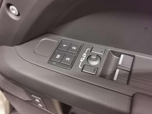 ディフェンダー ９０Ｘ－ダイナミックＨＳＥ　Ｄ３５０　ディーゼルターボ　４ＷＤ　１オーナー　禁煙車　エアサスペンションパック　マットプロテクティブフィルム　ブラックルーフレール（16枚目）