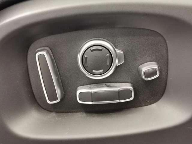 レンジローバースポーツ ＳＶＲ　４ＷＤ　禁煙車　電子制御エアサスペンション　Ｖ８スパーチャージャー（3枚目）