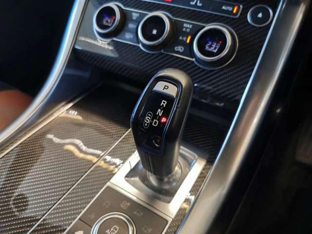 レンジローバースポーツ ＳＶＲ　４ＷＤ　禁煙車　電子制御エアサスペンション　Ｖ８スパーチャージャー（4枚目）