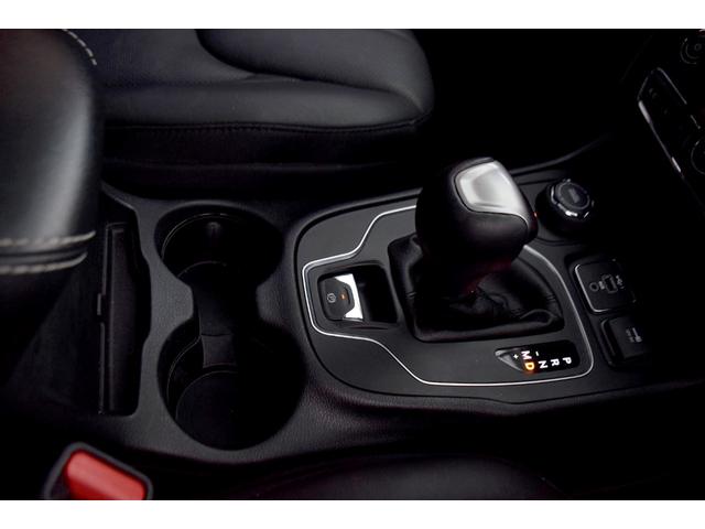 ジープ・チェロキー 80thアニバーサリーエディション 150台限定車 パノラミックサンルーフ ダークルーフレール 18インチアルミ フルセグTV Apple Car Play シートヒーター シートベンチレーション(19枚目)