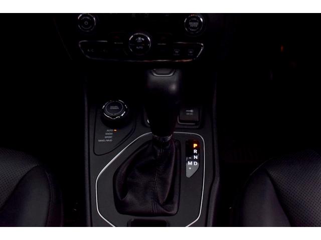 ジープ・チェロキー 80thアニバーサリーエディション 150台限定車 パノラミックサンルーフ ダークルーフレール 18インチアルミ フルセグTV Apple Car Play シートヒーター シートベンチレーション(20枚目)